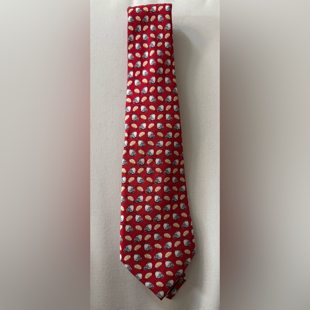 vineyard vines football helmet & ball tie